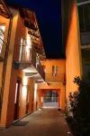 Cortiletto d'Alba Camere Con Ristorante فنادق في Alba