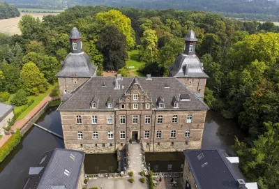 Schlosshotel Hugenpoet Hotels in Stadtbezirke IX