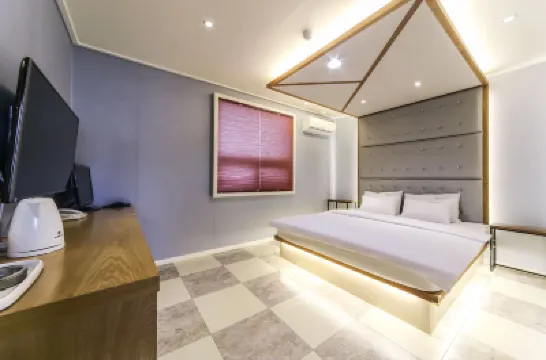 Tongyeong Seopirang Hotels in 