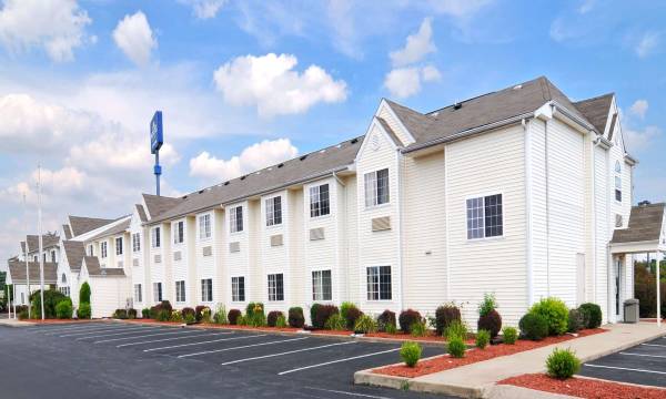 Microtel Inn & Suites by Wyndham Clarksville