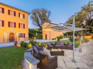 Villa Gialla un'esperienza fantastica in Toscana