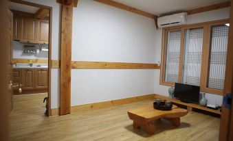 Jeonju Heungbuga Hanok Stay