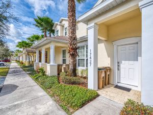 Nice and Pleasant Townhome Villa with Private Pool Near Disney