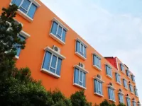 Hotel Alqueby Near Kiara Artha Park Mitra RedDoorz  호텔