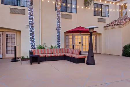 Hilton Garden Inn Valencia at Six Flags