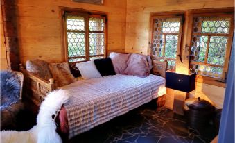 Chalet with Panoramic Views of the Mountains of the Oberland and Lake Thun