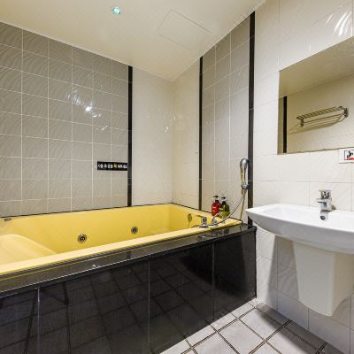 Twin Room With Bathtub Ava Hotel Promo Code