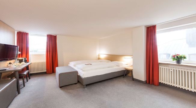 슈어 호텔 로비