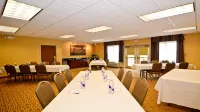 Holiday Inn Express & Suites Fort Atkinson Hotel a Whitewater