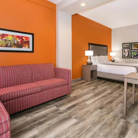 La Quinta Inn & Suites by Wyndham Fredericksburg