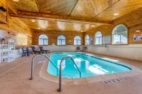 Comfort Inn & Suites Near Route 66