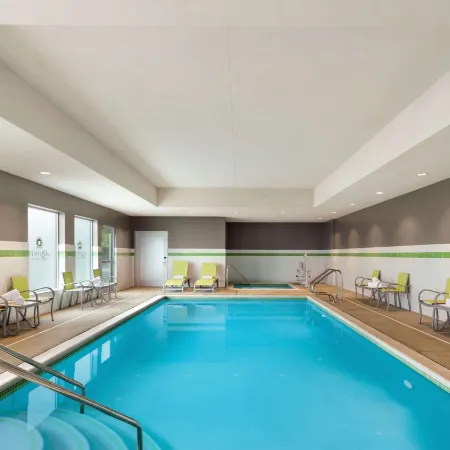 La Quinta Inn & Suites by Wyndham Burlington