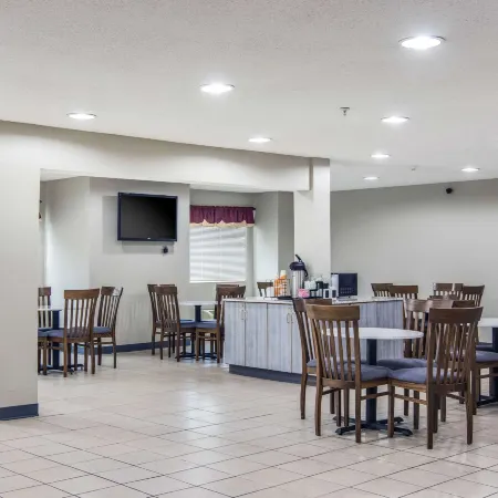 Quality Inn & Suites Grove City-Outlet Mall