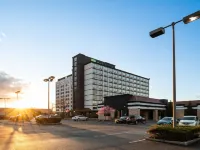 Holiday Inn NEWARK INTERNATIONAL AIRPORT by IHG Hotels near Newark Liberty International Airport