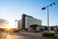 Holiday Inn Newark International Airport Hotels near Newark Liberty Intl. Airport Airport