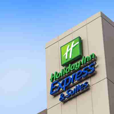 Holiday Inn Express & Suites SUNSHINE COAST by IHG Hotel Exterior