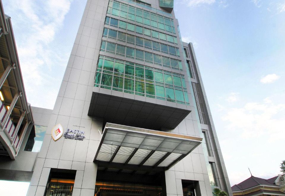 2. 이스틴 그랜드 ..