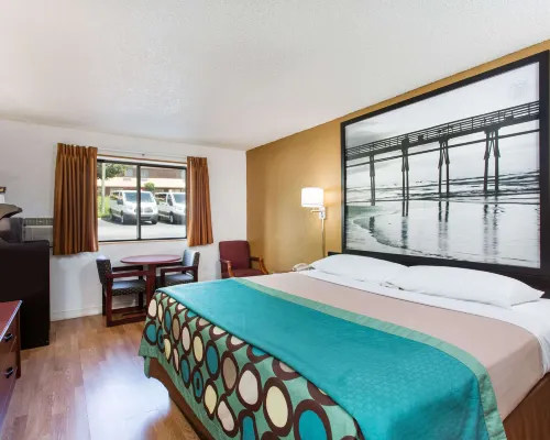 Super 8 by Wyndham Greensboro/Coliseum/Conv. Hotels near Greensboro Coliseum