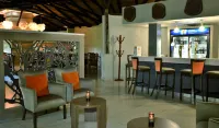 Cresta Marang Gardens Hotel - Bares
