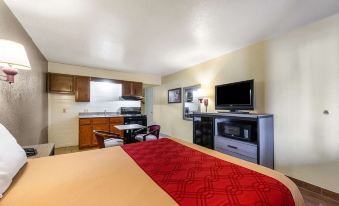 Econo Lodge San Marcos University Area