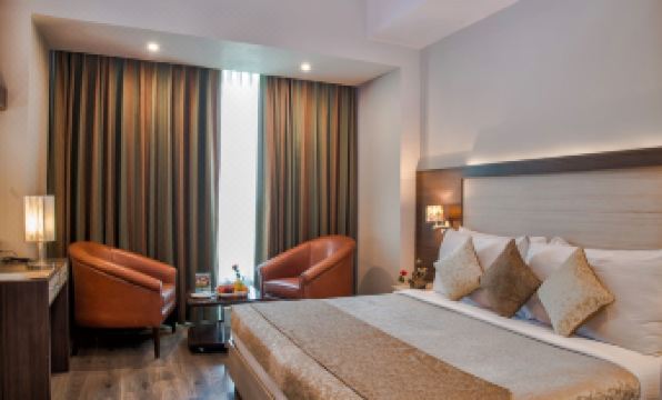 1. 하이드 어웨이 ..