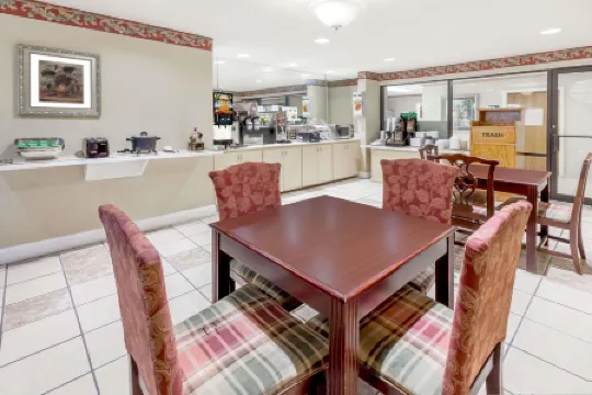 Super 8 by Wyndham Pine Bluff