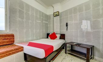 OYO Hotel Golden Pride