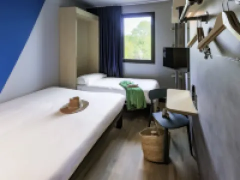 ibis Budget La Rochelle Centre Gare Hôtels à : La Rochelle