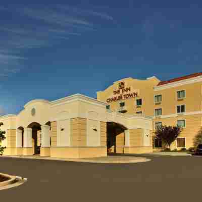 The Inn at Charles Town / Hollywood Casino Hotel Exterior