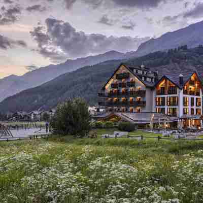 Hotel Sant'Orso - Mountain Lodge & Spa Hotel Exterior