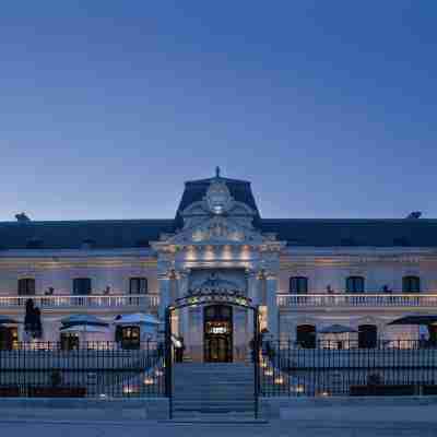 Best Western Plus Hotel de la Cite Royale Hotel Exterior