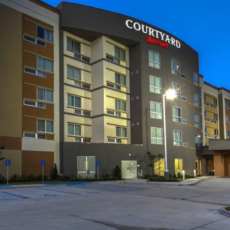 Courtyard Hammond