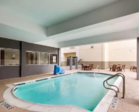 Comfort Suites Bush InterContinental Airport