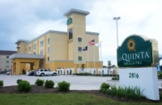 La Quinta Inn & Suites by Wyndham Gonzales La