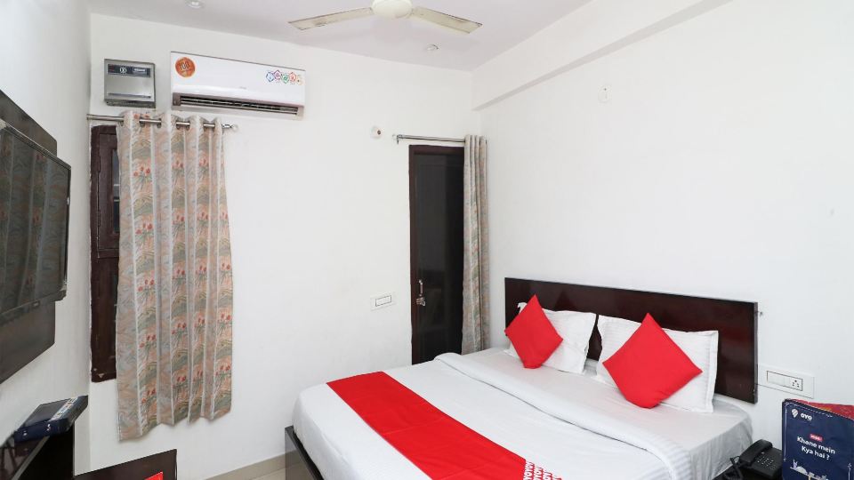 OYO 23504 Hotel R View
