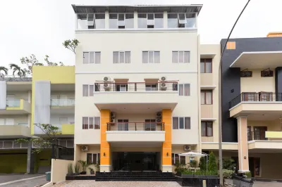 RedDoorz Plus @ Boulevard Residence BSD Hoteles en Rawa Buntu
