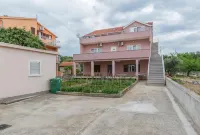 Apartment Sime - Parkering