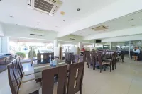 The Ritz Hotel at Garden Oases