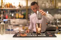 Living Place Hotel - bars