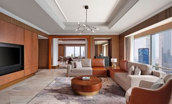 The Ritz-Carlton Jakarta, Mega Kuningan