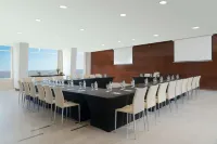 NH Montevideo Columbia - Business
