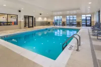 Hampton Inn and Suites Newport/Cincinnati - Pools