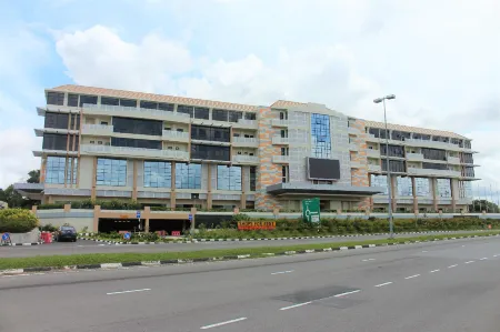 Wafa Hotel & Apartment Отели рядом с достопримечательностью «Gadong Night Market»