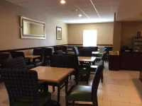 Wingate by Wyndham High Point - breakfast