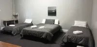Queens Arms Hotel Hotels in 