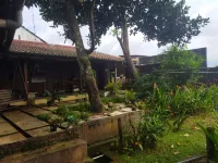 Villa Arumdalu by Tetirah Hotels in Sidorejo Lor