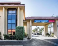 California Inn and Suites Bakersfield - spa