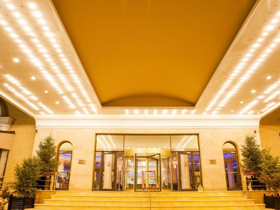 Phoenicia Grand Hotel