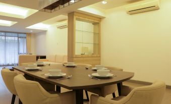 Big and Elegant 3Br Apartment at Simprug Park Residences