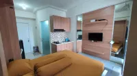 Green Pramuka Apartment by AHF Pro